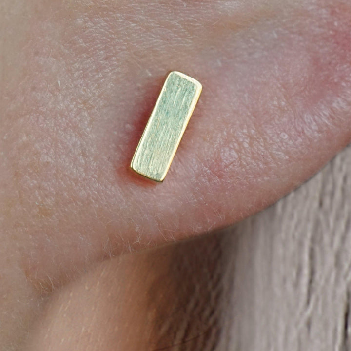 Mini Plain Baguette Push Pin Piercing Earring